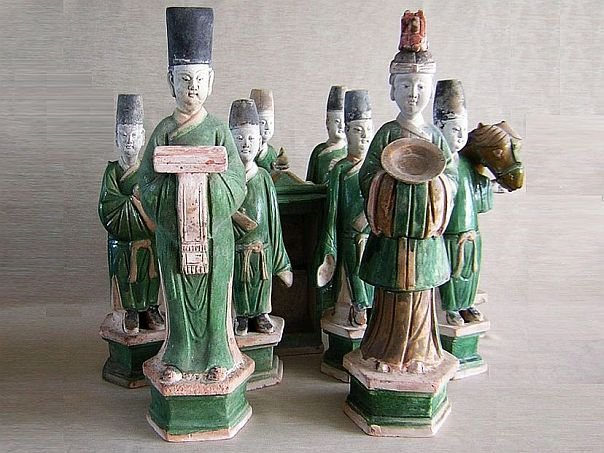 Funerary group in a green and brown glaze - (0323)
